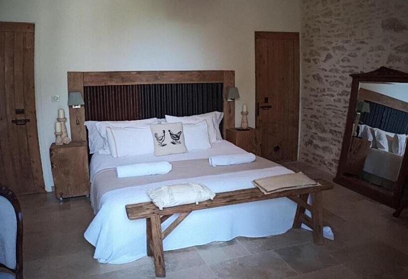 Люкс Вид на Бассейн, Le Clos Réaud