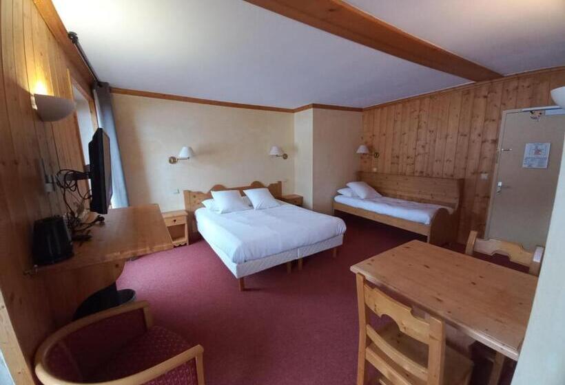 اتاق استاندارد سه تخته با بالکن, Chalet Hotel Le Mont Bisanne