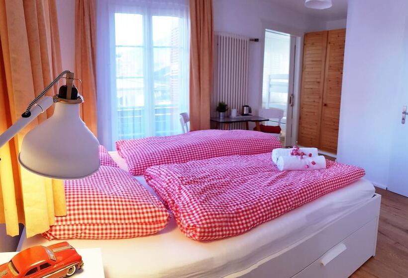 اتاق استاندارد چهار تخته, Adventure Guesthouse