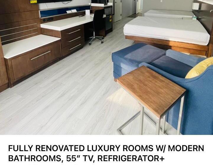 Люкс Deluxe Кровать Кинг, Luxor Inn & Suites, A Travelodge By Wyndham