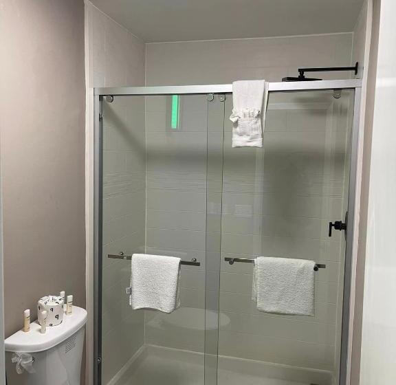 Люкс Deluxe Кровать Кинг, Luxor Inn & Suites, A Travelodge By Wyndham