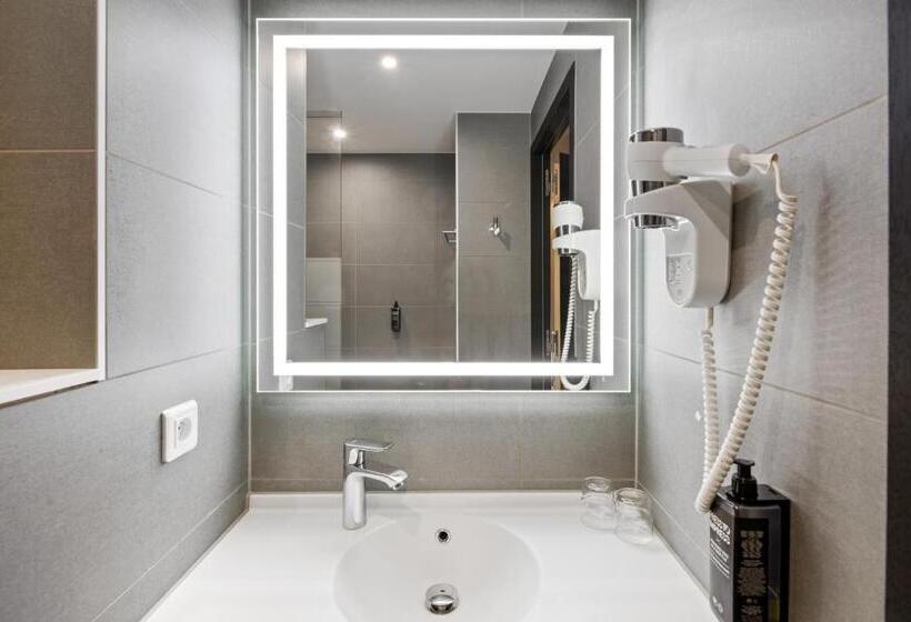 Номер Стандарт, Ibis Styles Ajaccio Napoleon