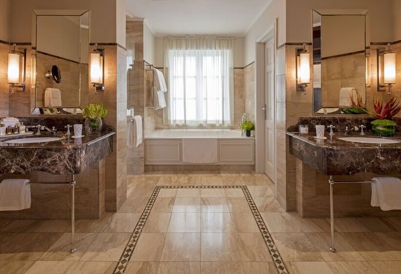 带花园景观高级房间, Four Seasons Hotel The Westcliff