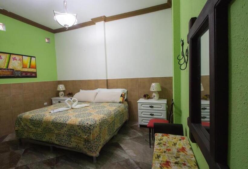 اتاق ساده سه‌ نفره, Hostal Casa De Grethel