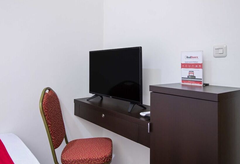 Номер Стандарт, Reddoorz Plus Near Plaza Indonesia