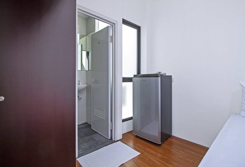 Номер Стандарт, Reddoorz Plus Near Plaza Indonesia
