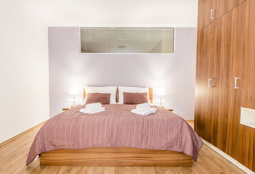 استودیوی استاندارد, Apart Hotel Virgo