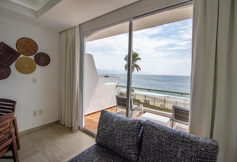 Master Suite, The Paramar Beachfront Boutique Hotel With Breakfast Included   Downtown Malecon