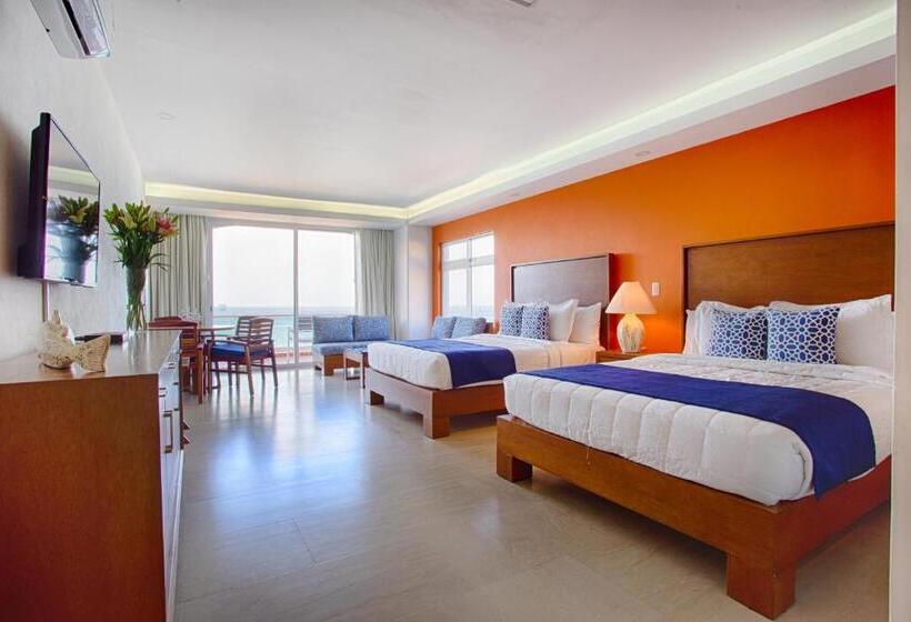 Master Suite, The Paramar Beachfront Boutique Hotel With Breakfast Included   Downtown Malecon