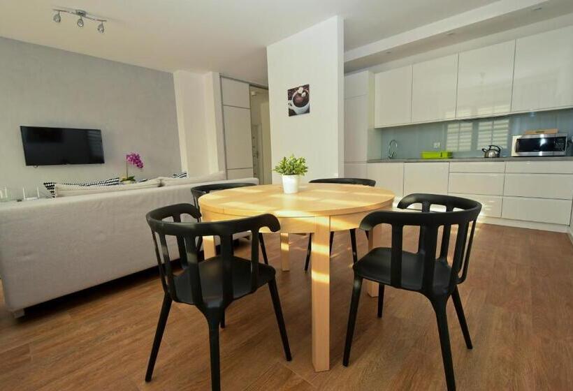 带1个卧室的带阳台的公寓, Poduszka Apartamenty Zdrojowe