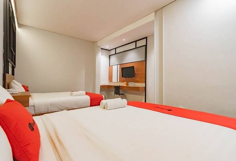 Семейный Номер, Reddoorz Plus @ Doorman Guest House
