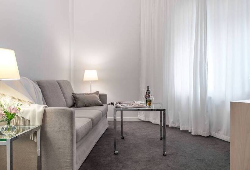Superior Junior Suite, Riverton