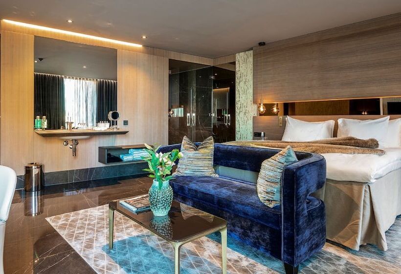 Deluxe Junior Suite, Riverton