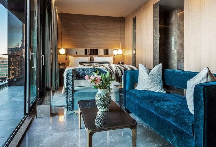 اتاق پنت هاوس, Riverton