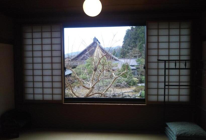 Номер Стандарт Вид на Сад, Koyasan Sainan In