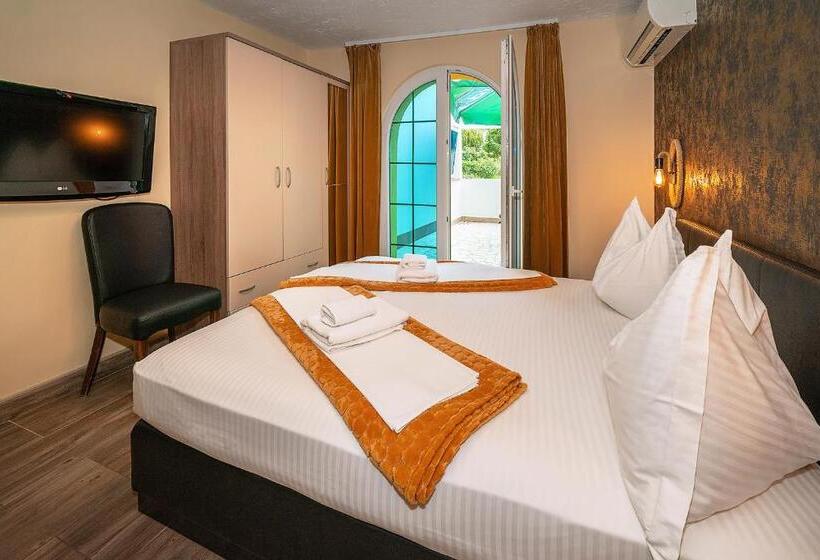 Номер Стандарт с Террасой, Bed & Breakfast Villa Terezija