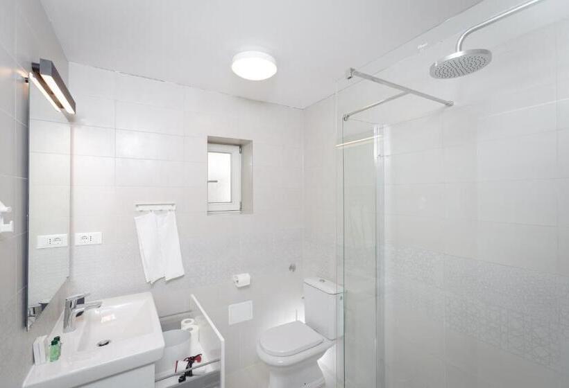 חדר דחוקס עם מיטת קינג, Mk Luxury Rooms