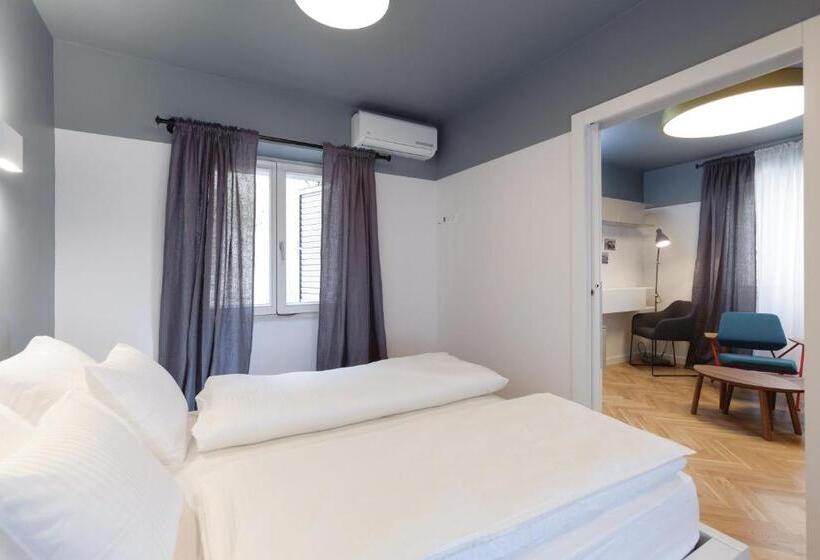 חדר דחוקס עם מיטת קינג, Mk Luxury Rooms
