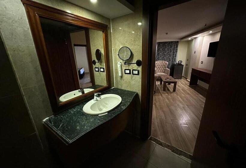 اتاق لوکس, Panorama Ramsis Hotel & Cafe