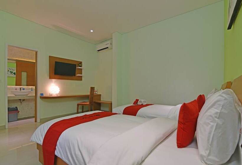 Номер Deluxe, Reddoorz Plus @ Mahendradatta Denpasar