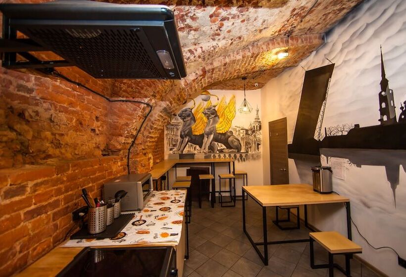 ルームシェアのワンベッド, Proloft Hotel & Hostel