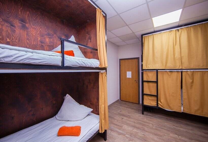 ルームシェアのワンベッド, Proloft Hotel & Hostel
