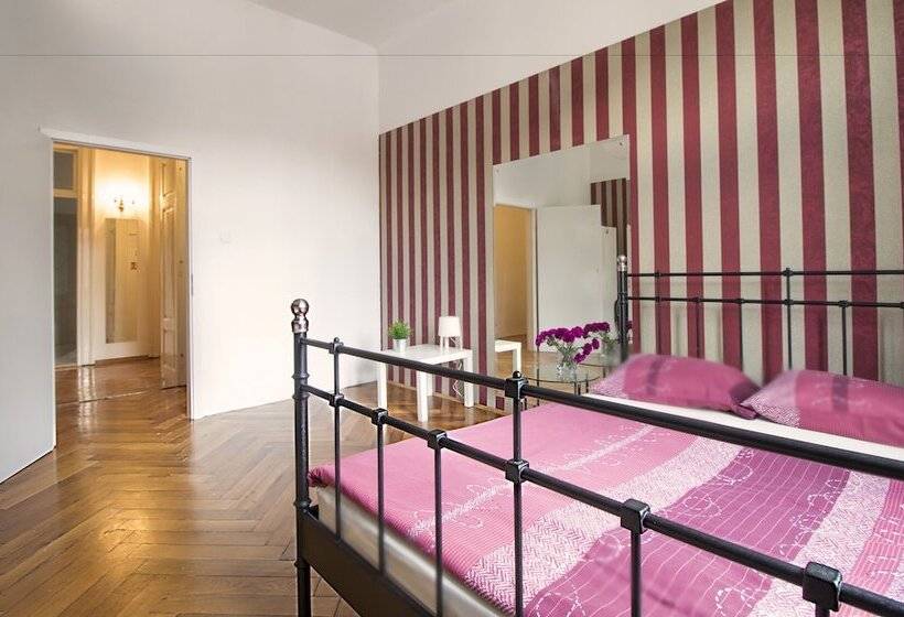 اتاق استاندارد سه تخته با سرویس بهداشتی مشترک, Guesthouse Centar 2