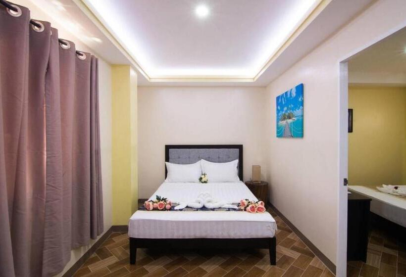 اتاق لوکس چهار تخته, Jelly's Haven Resort