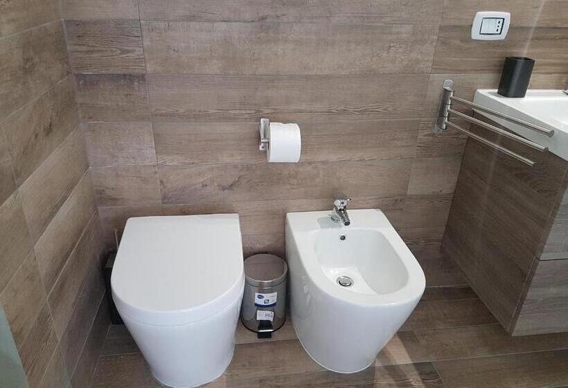 标准间, Maqueda Home