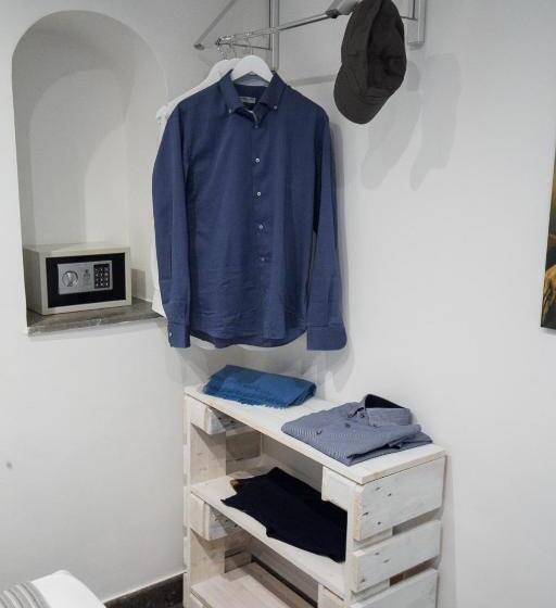 اتاق لوکس یک تخته, Palermo Gallery