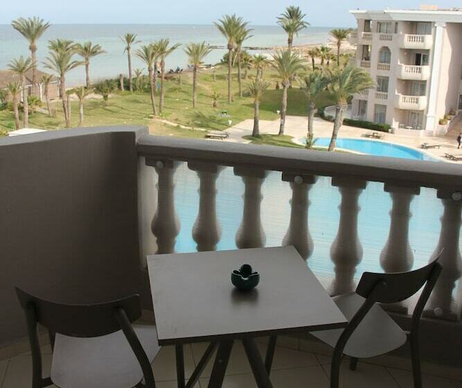 可看到泳池的单人间, Royal Thalassa Monastir