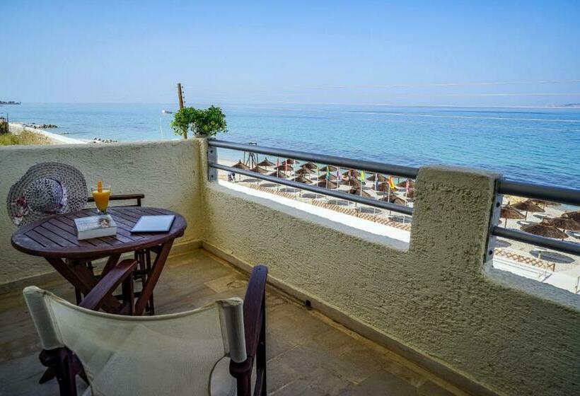 Трехместный Номер Премиум, Kokoni Beach