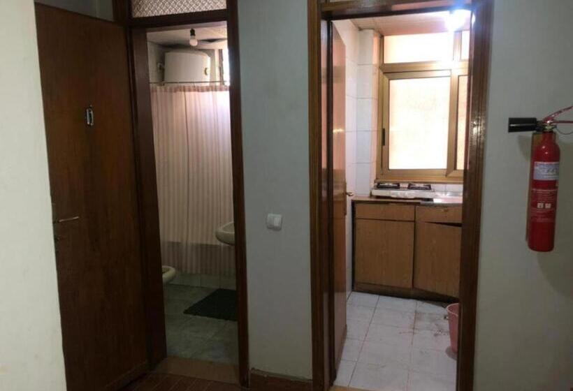استودیوی استاندارد, Emmad Furnished