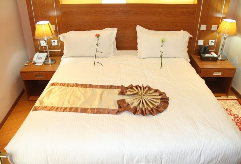 سوییت لوکس, Emmad Furnished