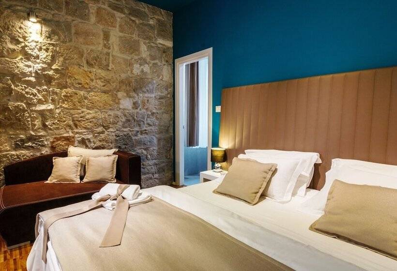 غرفة بريميوم إطلالة جانبية على البحر, Riva Luxury Rooms