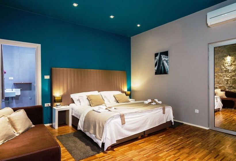 غرفة بريميوم إطلالة جانبية على البحر, Riva Luxury Rooms