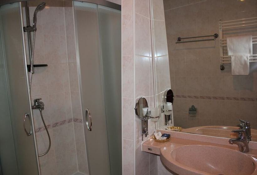 استودیوی استاندارد, Rossiya