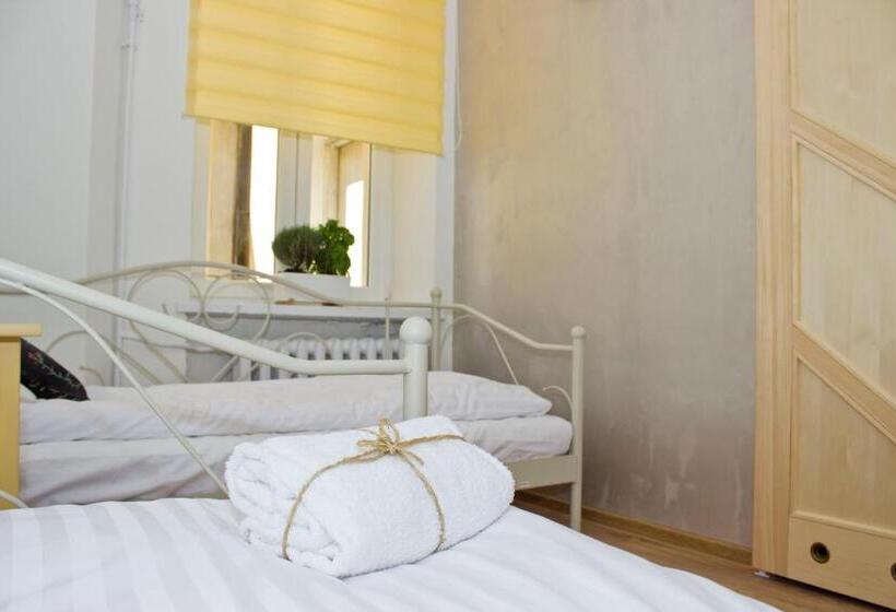 带共用浴室的标准房间, Chillout Hostel