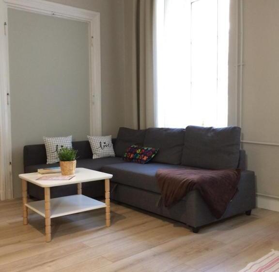 标准单人间, Chillout Hostel