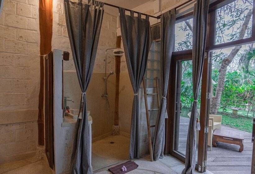 بانگلوی لوکس, La Joya Balangan Resort