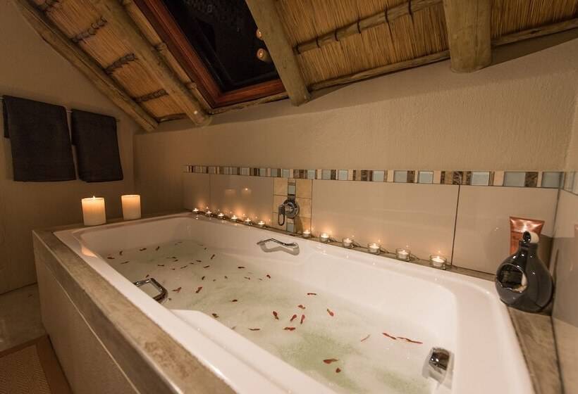 Люкс Повышенной Комфортности, Ekhaya Bush Villa