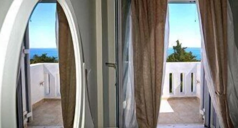 Номер Дюплекс, Peskesi Ikaria