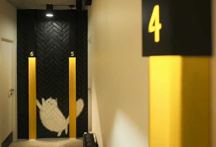 家庭间, Suffix Hostel & Apartments