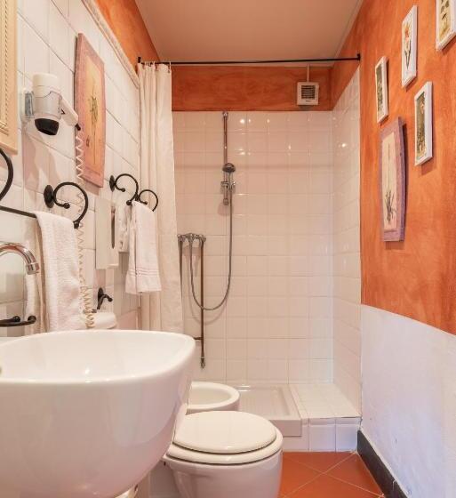 エコノミー４人部屋, Agriturismo   Collina Toscana Resort