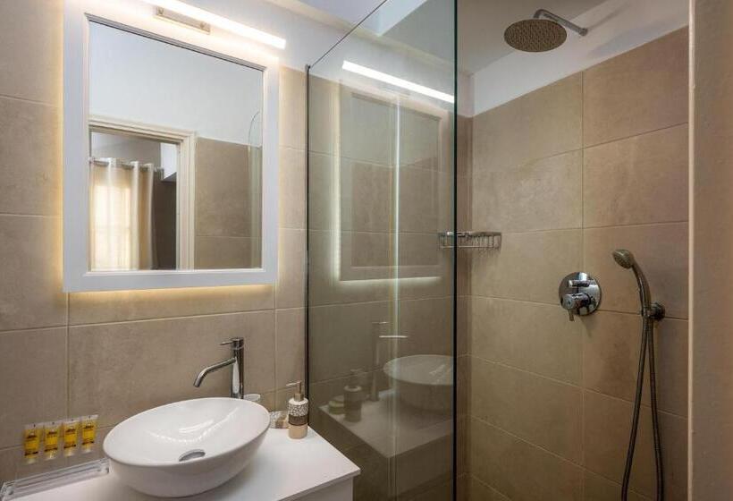 اتاق سوپریور, Maravelia S Rooms