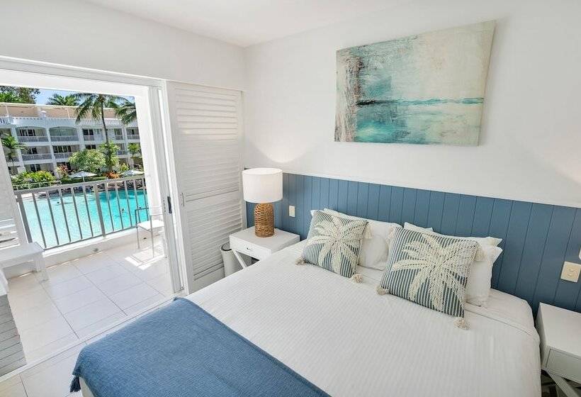 Студио Superior Вид на Бассейн, Elysium Private Apartments At The Beach Club