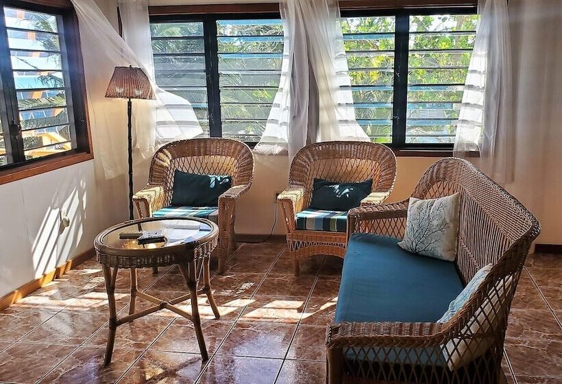 דירת חדר בסיסית, Maya Beach