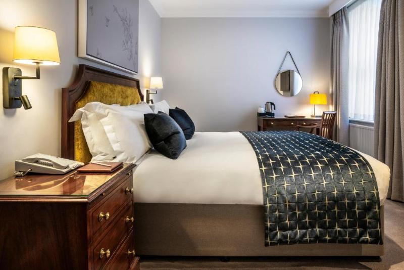 غرفة قياسية, Sloane Place