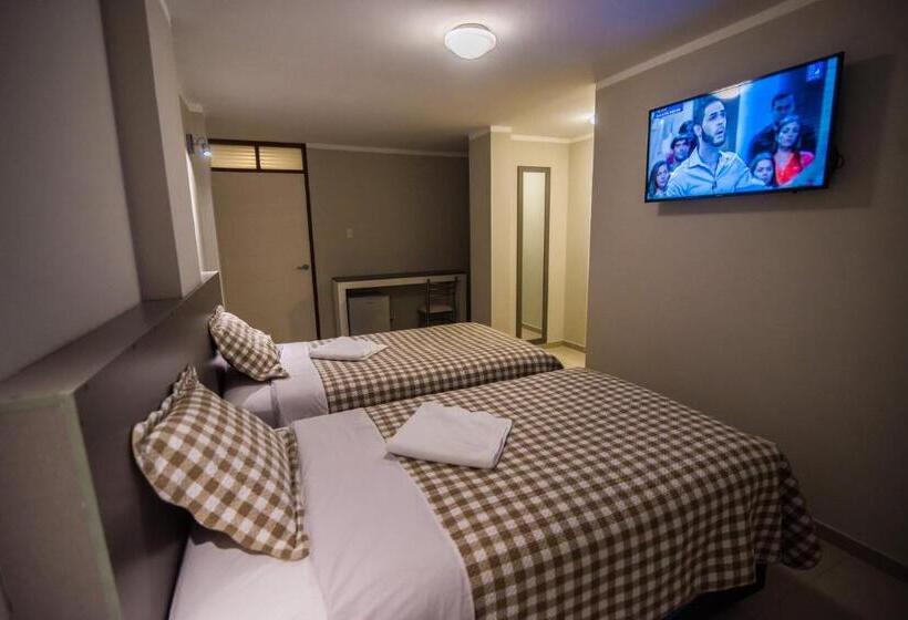 Номер Стандарт 2 Двуспальные Кровати, Hostal Montalvo
