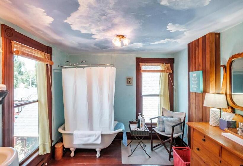 Номер Стандарт Индивидуальный Совместная Ванная, Mamere's Guest House